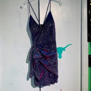 I just wore it to homecoming and never gonna wear it again size 17